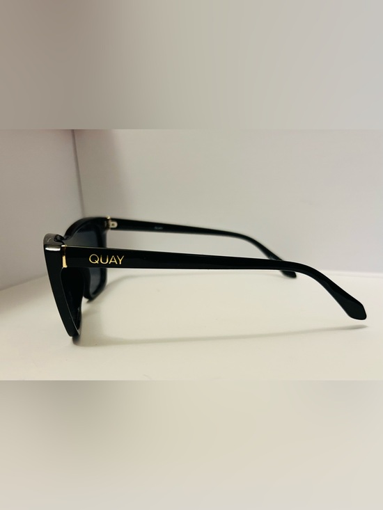NWOT- Rare- QUAY CALL THE SHOTS main image 4